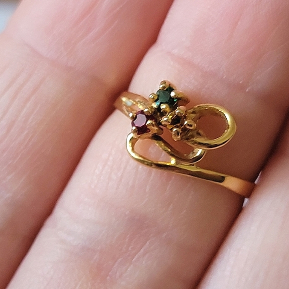 Vintage 3 Stone Mothers Ring Simulated Gemstone Birthstone Gold Tone